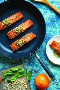 ارفع طهي الأعياد مع أطباق المقلاة الموسمية