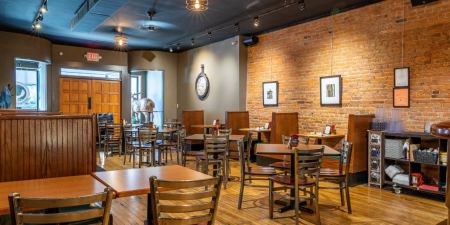 جدول مطعم ليتل فولز