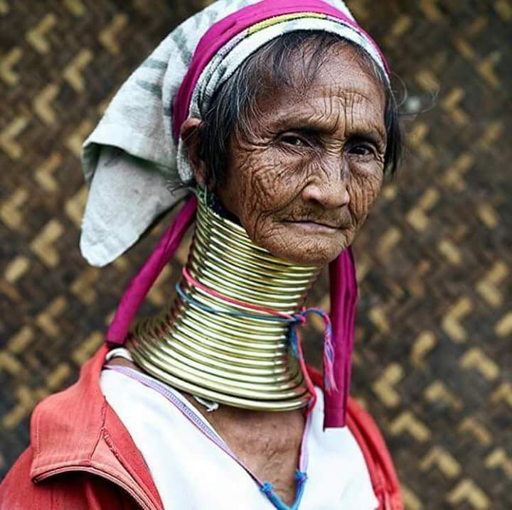 واحدة من غرائب الشعوب في العالم