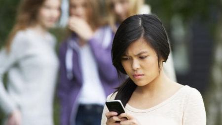 إن المشكلة الكبرى في إرسال المحتوى الجنسي للمراهقين ، والتي هي أكثر شيوعًا بكثير مما يدركه الناس