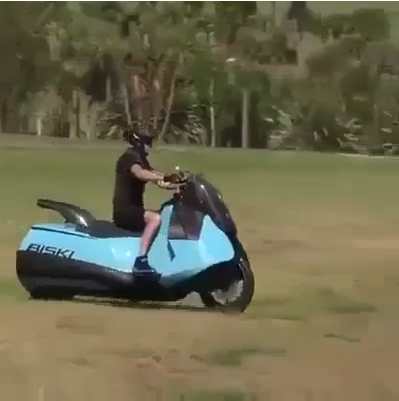 #دراجة نارية البرمائيات