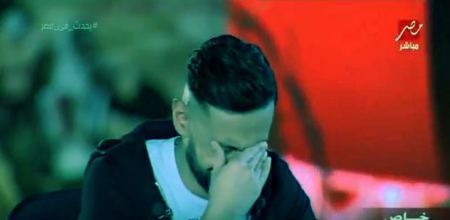 شاهد| رامز جلال ينهار من البكاء على الهواء: «أنا مضغوط عليا علشان أطلع على الشاشة