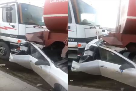 بالفيديو: سحق سيارة “أجرة” بين شاحنتين على طريق الخرج ونجاة سائقها بأعجوبة