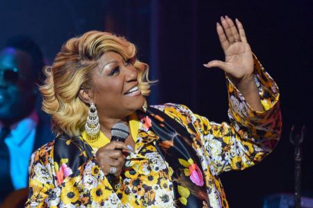 تقول باتي لابيل إن انهيار حياتها على المسرح "أنقذتها": "لم أكن تلك الفتاة التي تذهب إلى الطبيب"