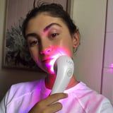 Kourtney Kardashian يقسم بواسطة العلاج بالضوء LED ، لذلك حاولت علاج حب الشباب