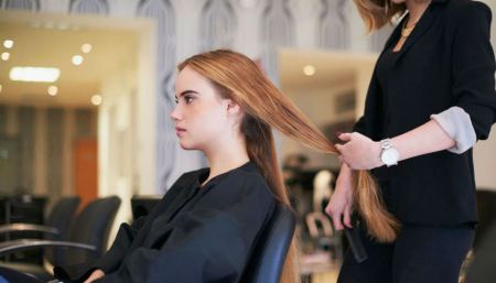 انقسام الأطراف ، والتشابك ، والمزيد - إليك كيفية معرفة وقت الحصول على قص الشعر