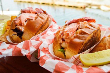 احصل على مذاق العطلة الصيفية مع عرض توصيل لوبستر رول من مين