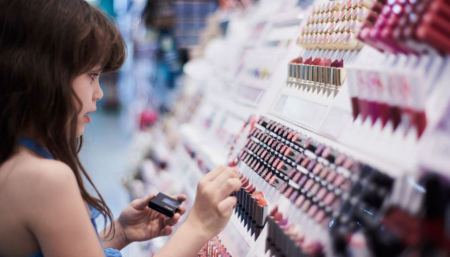 أنشأ الهدف شارة على الإنترنت لتحديد العلامات التجارية المملوكة للأسود على موقعه