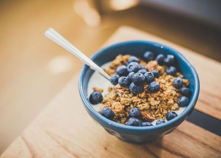 كيفية تخزين العنب البري حتى تبقى طازجة لفترة أطول