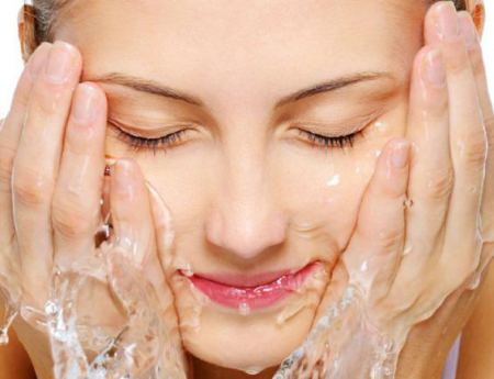 كشف الجلد من الزعفران والعسل