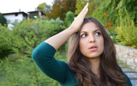 ماذا يحدث لدماغك عندما ننسى الأشياء؟