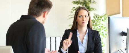 ربما عليك محوها من قاموسك! لا تقُل "آسف" في هذه المواقف أبداً