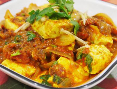 جعل بانير قطعتين في العشاء