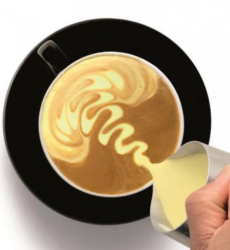 ستاربكس قدمت للتو الكركم لاتيه مع فوائد الصحة الحقيقية