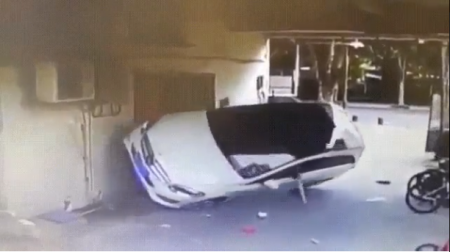 وفجأة كان هناك شيء قاب قوسين أو أدنى! حسنا