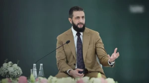 أحدث لقطة: Syrian President Ahmed Al-Sharaa announces a 50 percent increase in salaries for all employees main