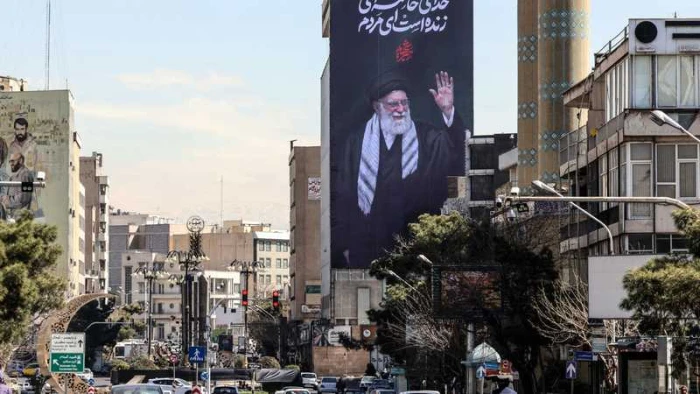 تفاصيل صورة لـ: Before his official inauguration...the Israeli army issues a warning in Persian to whoever will succeed Khamenei
