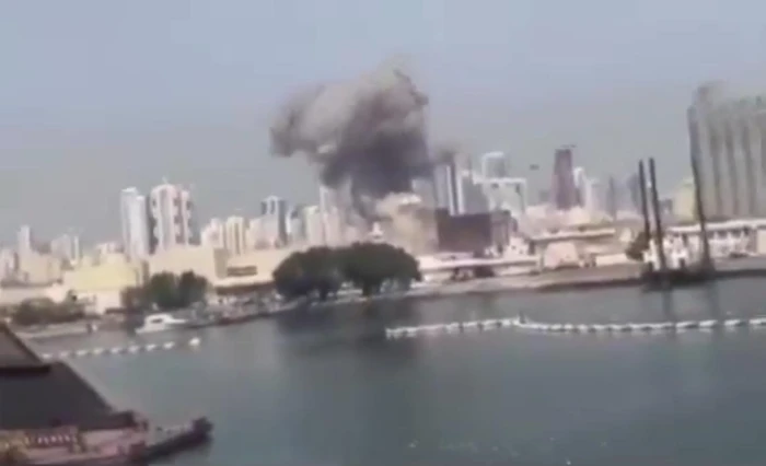 [EN] Huge explosions in the Emirati capital, Abu Dhabi