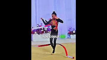 [HI] वह दर्द से लड़ी