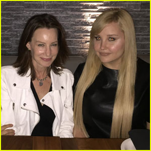 Amanda Bynes Shares Rare Photo From Girls' Night Out!