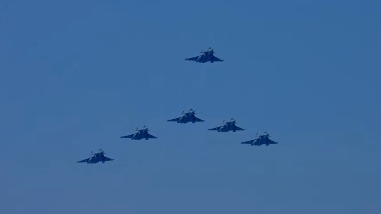 Republic Day Parade:iaf ने इन अदृश्य हथियारों का किया प्रदर्शन, ऑपरेशन सिंदूर में हुए थे इस्तेमाल; Pak बेनकाब - Republic Day Parade Iaf Subtle Message By Showcasing Unseen Weaponry On Fighter Jets