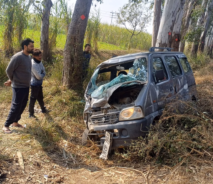 Muzaffarnagar:सठेडी रजबहे के पास भीषण हादसा, बाइक सवार युवक की मौत, सात घायल - Muzaffarnagar: Fatal Crash Near Sathedi Rajwaha In Meerut: One Biker Killed, Seven Injured