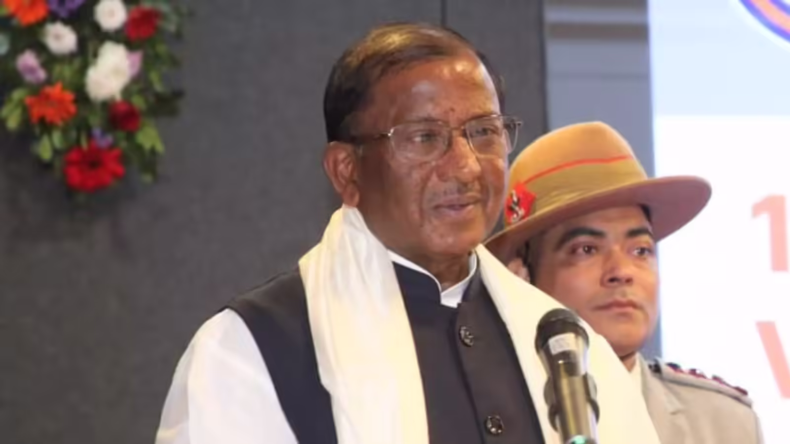 Assam News: असम में कुल 170000 अवैध विदेशी, सिर्फ 467 को भेजा उनके देश, राज्यपाल लक्ष्मण प्रसाद आचार्य ने और क्या बताया? - governor lakshman prasad acharya says one lakh seventy thousand illegal foreigners in assam, 467 sent back to their countries