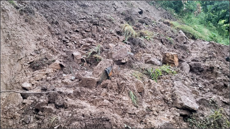 इंडोनेशिया में भीषण भूस्खलन:प्रशिक्षण के दौरान कई मरीन समेत 42 लोग लापता, मृतकों की संख्या 17 पहुंची - Massive Landslide In Indonesia: 42 People  Missing During Training Several Dead