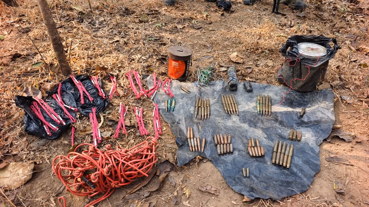Aurangabad: Naxalite Plot To Attack Security Forces Foiled Huge Quantity Of Live Cartridges Ied Bomb Recovered - Bihar News