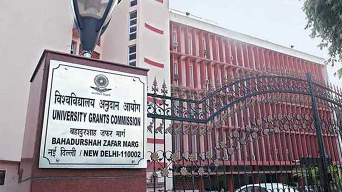 UGC à¤°à¥à¤à¥à¤²à¥à¤¶à¤¨ à¤à¤¾ à¤à¥à¤¯à¤¾ à¤¹à¥ à¤®à¥à¤¦à¥à¤¦à¤¾, à¤à¥à¤¯à¥à¤ à¤à¤¨à¤°à¤² à¤à¥à¤à¥à¤à¤°à¥ à¤à¤° à¤°à¤¹à¤¾ à¤à¤¸à¤à¤¾ à¤µà¤¿à¤°à¥à¤§? à¤à¤¸à¤¾à¤¨ à¤­à¤¾à¤·à¤¾ à¤®à¥à¤ à¤¸à¤®à¤à¥à¤ | Jansatta