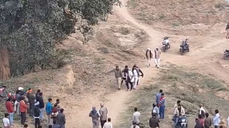 Banda:नरैनी में भाई-बहन ने खाया जहर, नदी किनारे मिले दोनों के शव - Banda: Brother And Sister Consume Poison In Naraini, Bodies Found Near Riverbank