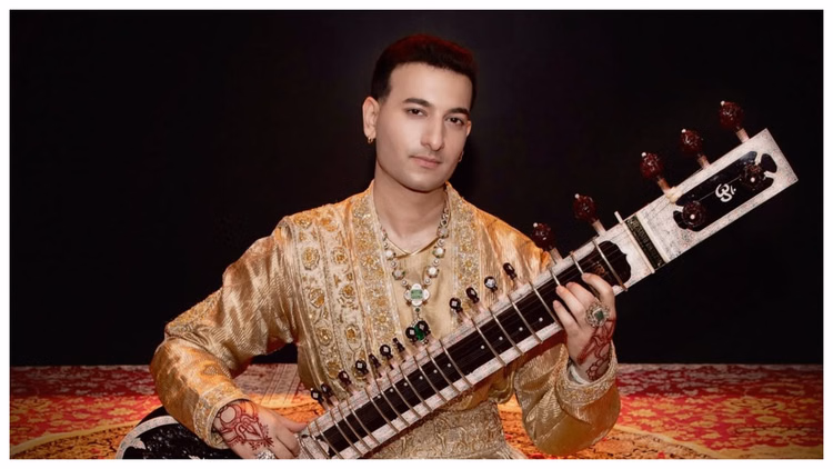 अनुष्का के बाद रवि शंकर सेंटर ने ऋषभ के शिष्य होने के दावे की निंदा की, कहा- 'ये दावे गलत...' - After Anoushka Ravi Shankar Centre Refutes Rishab Sharma Claim Of Being Sitar Guru Disciple