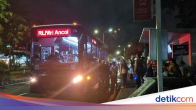 ANCOL application of the parking lot and visitors can drive around with Wara-Wiri bus