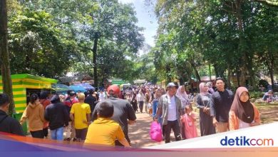 Ragunan is flooded with visitors predict that he will enter 100 thousand people