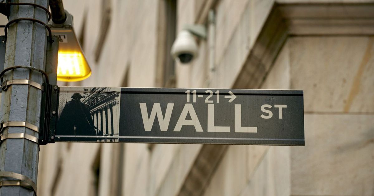 US stock indicators rise with the return of the spirit of adventure to the market