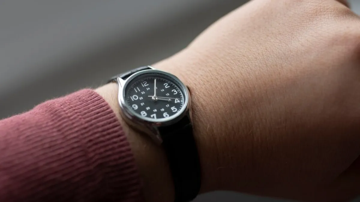 Best fossil black knob watches for men: a timeless statement of male elegance