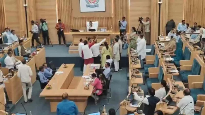 Indore News: The budget had to be talked about, but councilors are entangled at Waqf-Aurangzeb, the sharp nose in BJP congress-there was a discussion on the budget, but councilors became entangled about WAQF Aurarangzeb