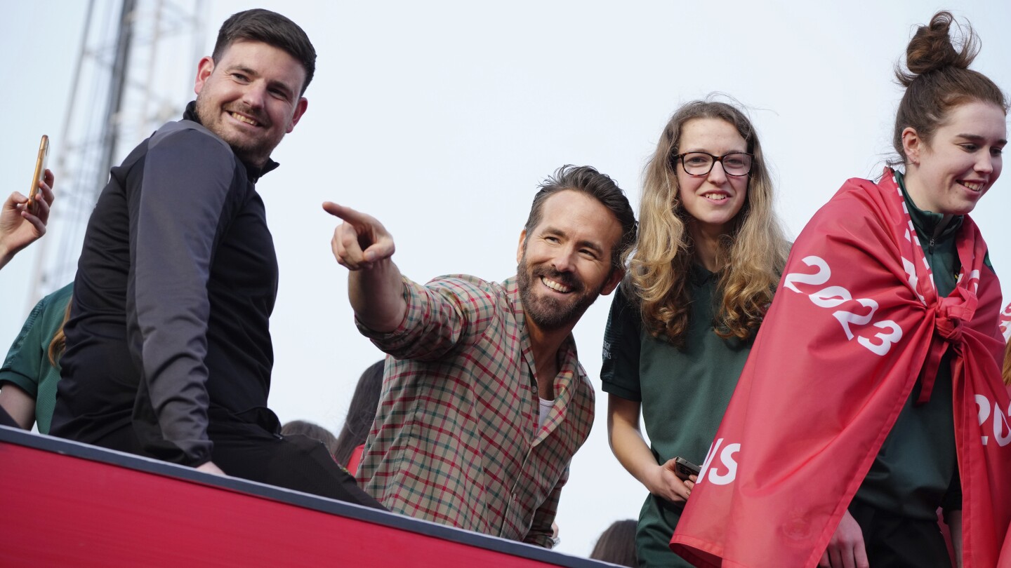 Wrexham wins again in front of Ryan Reynolds and closes in on a third straight promotion – ryan
