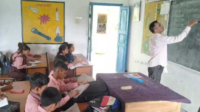 The act of the government teachers of UP did not take leave and is married … the officers who were stunned to come to school – the returns of the government teachers did not take leave and even officials were surprised when they went to school