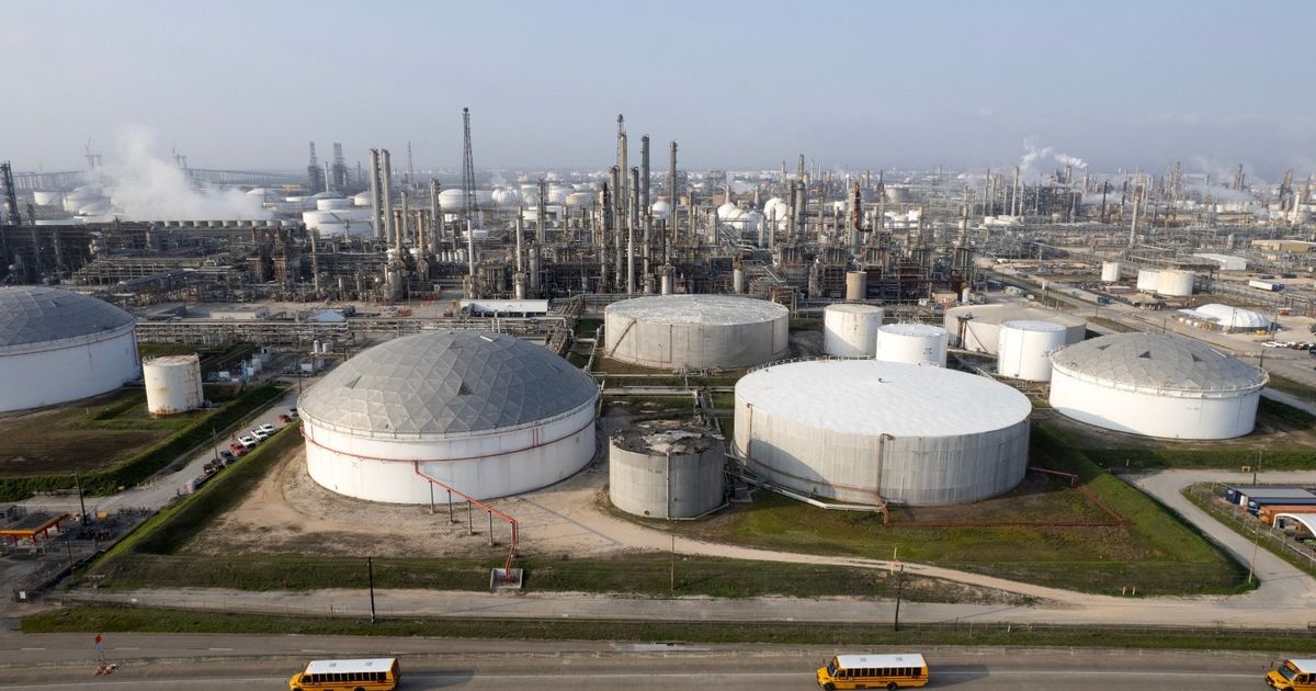 Oil prices continue with the increase in the trade war