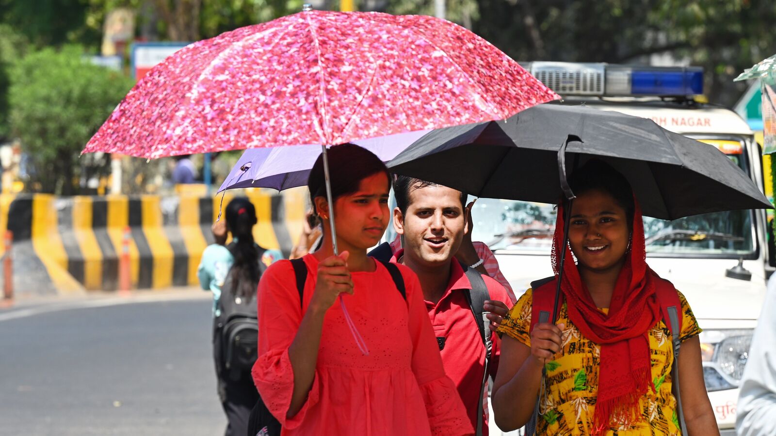 Heatwave: IMD issues yellow warning for Delhi-NCR; Conditions likely to continue in Gujarat and MP – look at forecast | Today news