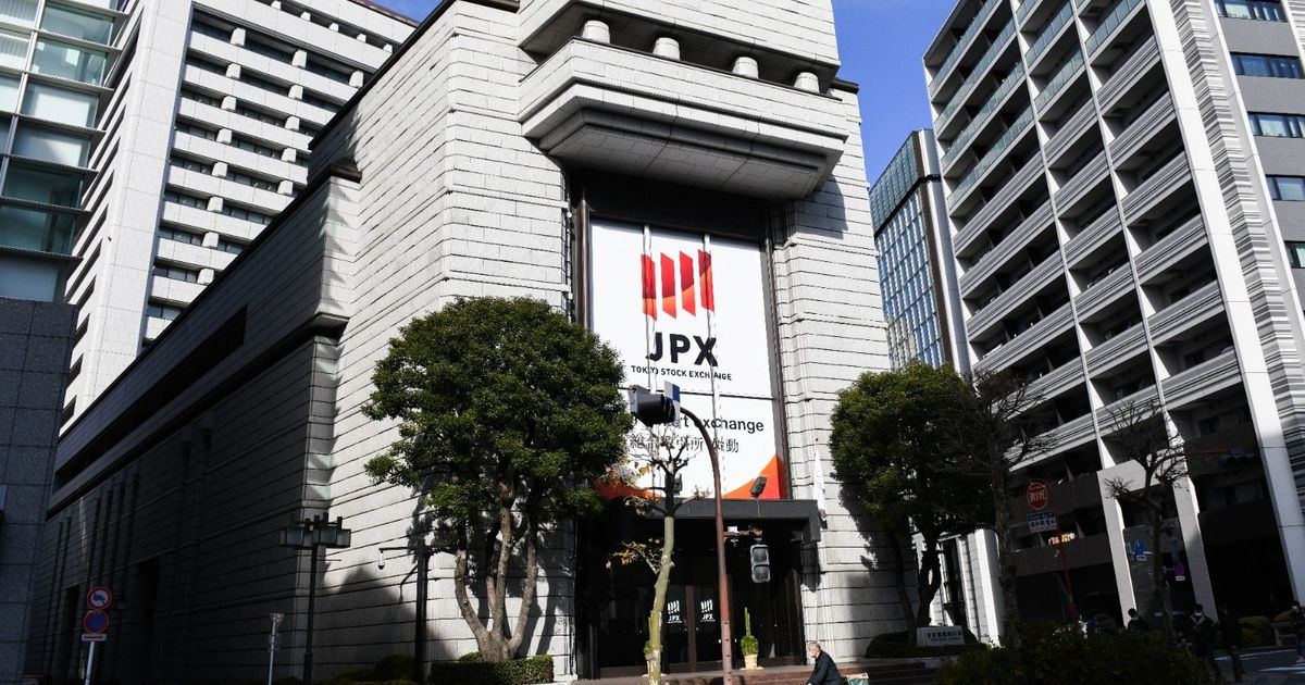 Asian markets are rising with China’s movements to stimulate the purchase of shares