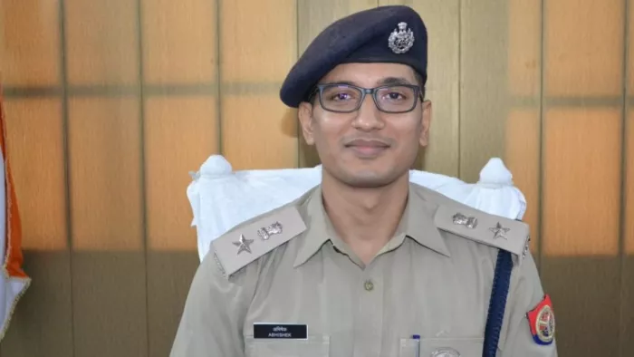 UP Police Transfer: SP Abhishek Jha’s Great Action, Large -Scale Police in -Charge Transfer in Bijnor -ips Abhishek Jha Transferd Bijnor Police 9 Station Incededed