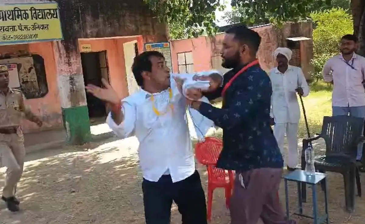 There is a unique competition here, sellers beat each other, watch video