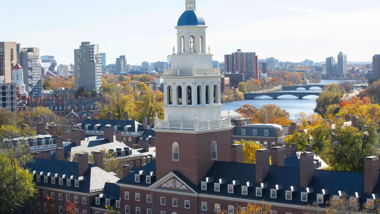 Does America’s richest university struggle with the shortage of money? Funding of $ 2.2 billion stopped, what is Trump’s problem with Harvard?