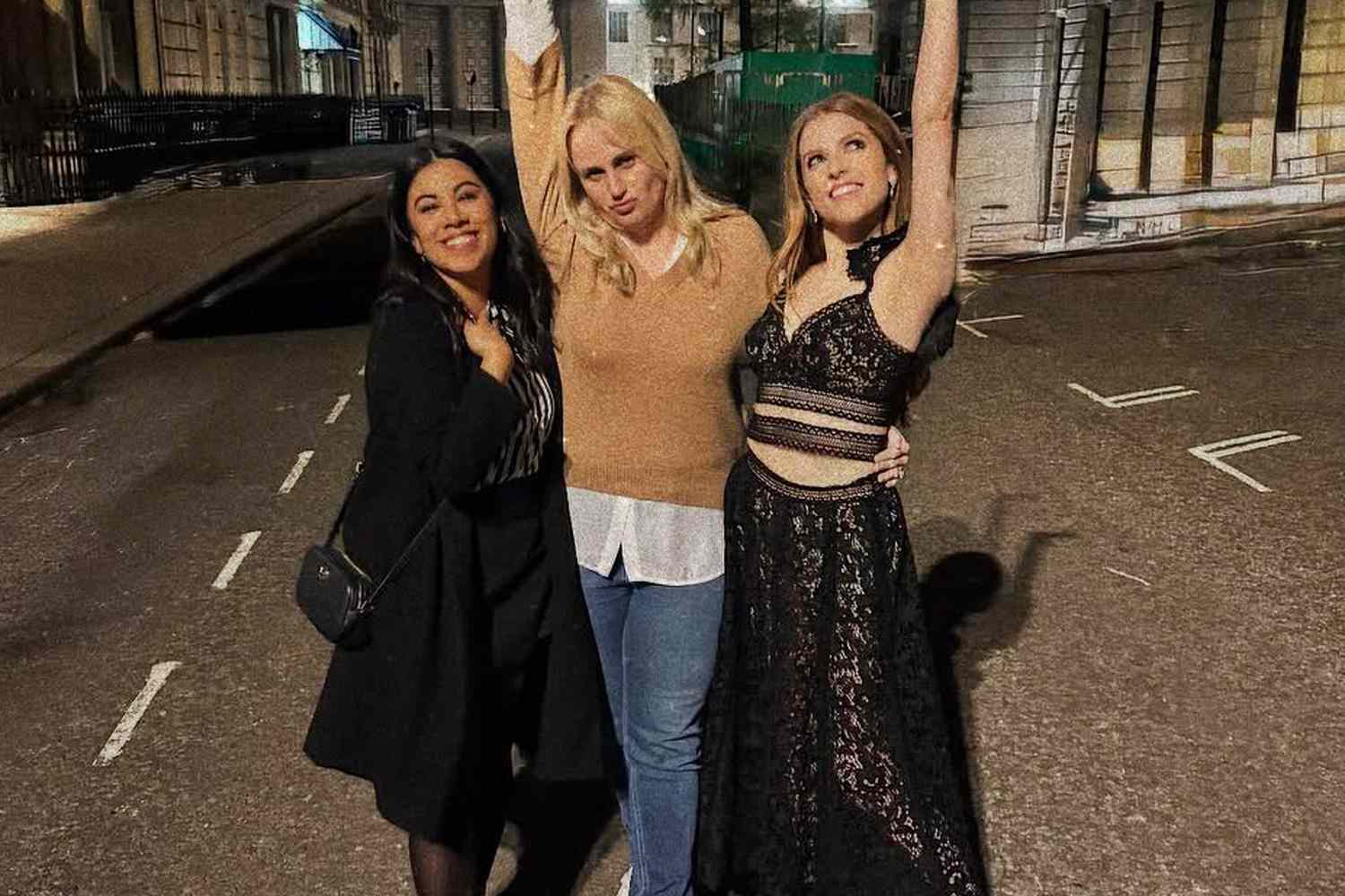 Anna Kendrick, Rebel Wilson, Chrissie Fit Have ‘Pitch Perfect’ Reunion in London – ryan