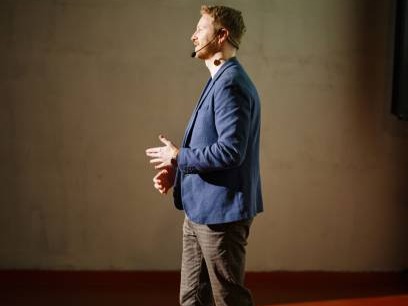 Improve your public talking skills with these tips