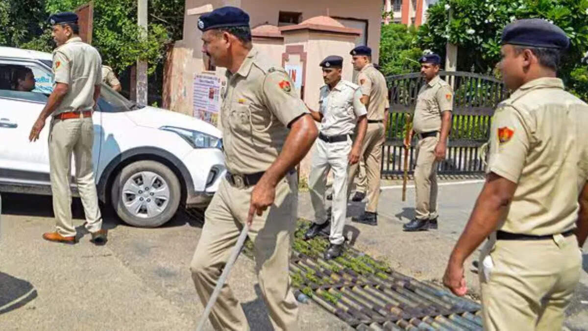 The wife of Aligarh ran away with the fiancé of the daughter, ‘Man drunk, hit me for money