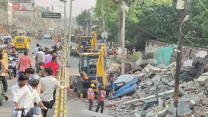 Bulldozer Action: Municipality’s biggest action in Rampur, 40 stores were demolished by bulldozers in the morning -Bulldozer performance in Rampur 40 stores demolished in anti -encoachment drive