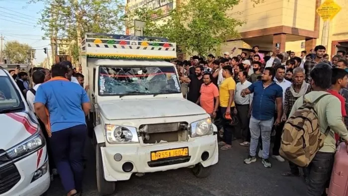 In Gurugram, people caught a car full of meat, then there was a lot of rioting; Driver shot – People created a ruckus and beat the driver after a picking vehicle was loaded with meat in gurugram